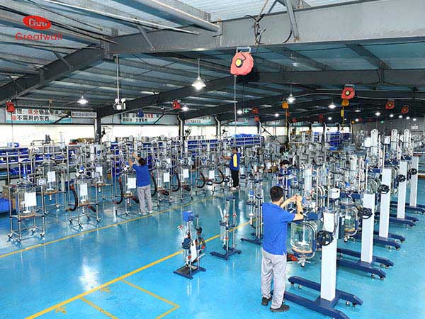 玻璃反應(yīng)釜生產(chǎn)廠(chǎng)家怎么選擇