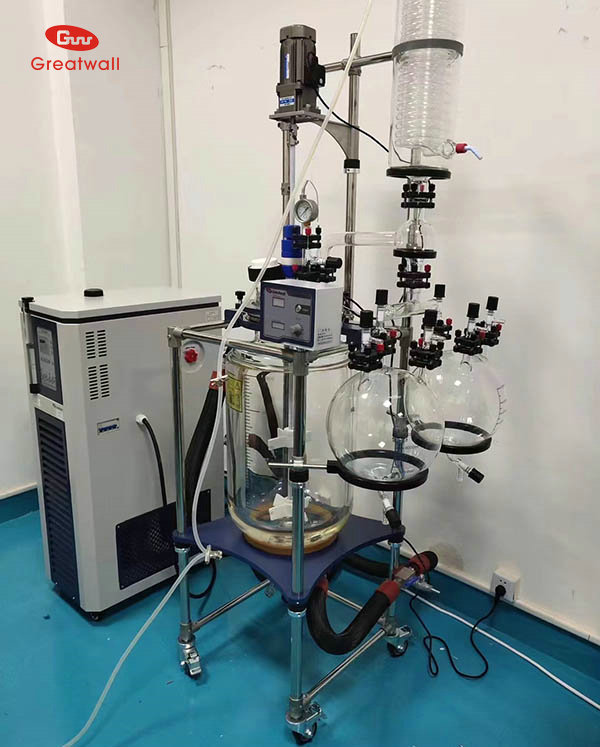 實(shí)驗(yàn)室雙層過濾玻璃反應(yīng)釜詳細(xì)介紹
